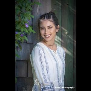 Meet your Posher, Claudia